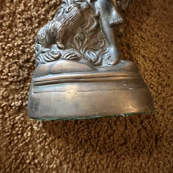 Unique Solid Brass Figure Of Goddess Statue with a Dog - Brass Lady Figurine - Picture 7 of 8